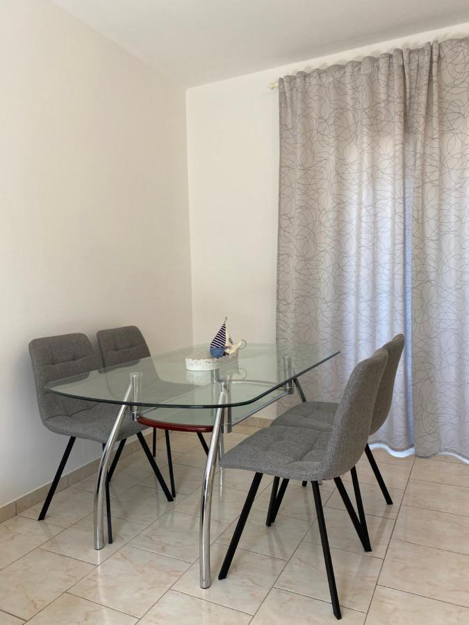 Apartments Mikecin Novigrad  Eksteriør bilde
