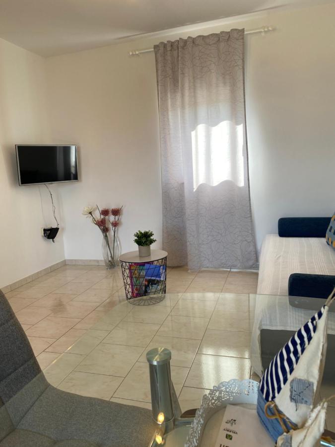 Apartments Mikecin Novigrad  Eksteriør bilde